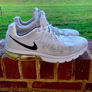 Nike AirMax excellorate 5